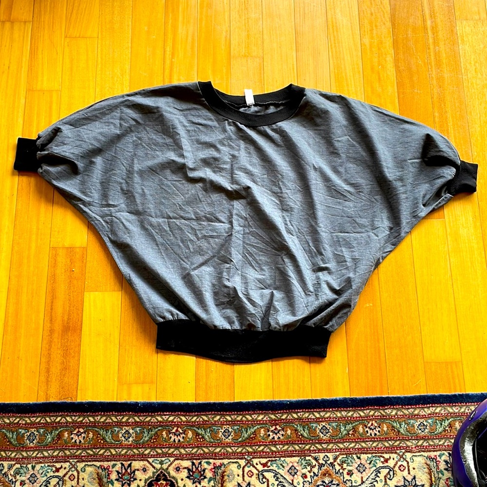 American Apparel dolman sleeve top ribbed details w crisp gray percale fabric